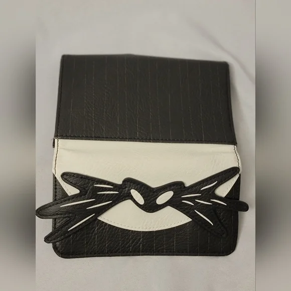Disney Tim Burton's The Nightmare Before Christmas Wallet - Picture 9 of 11